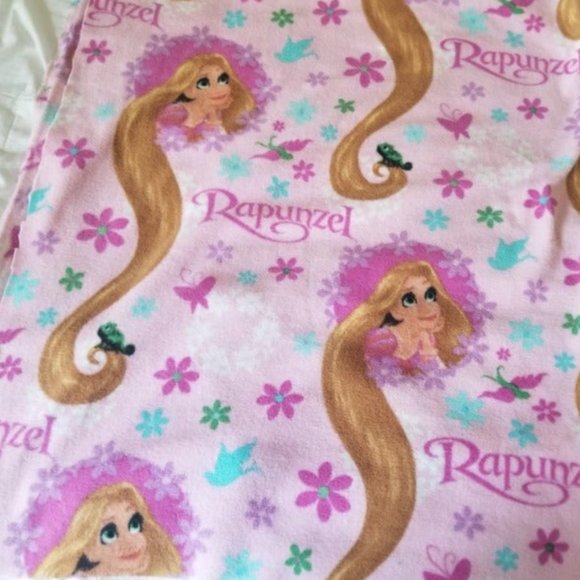 Disney Tangled Rapunzel and Pascal Fleece Material - Picture 6 of 7